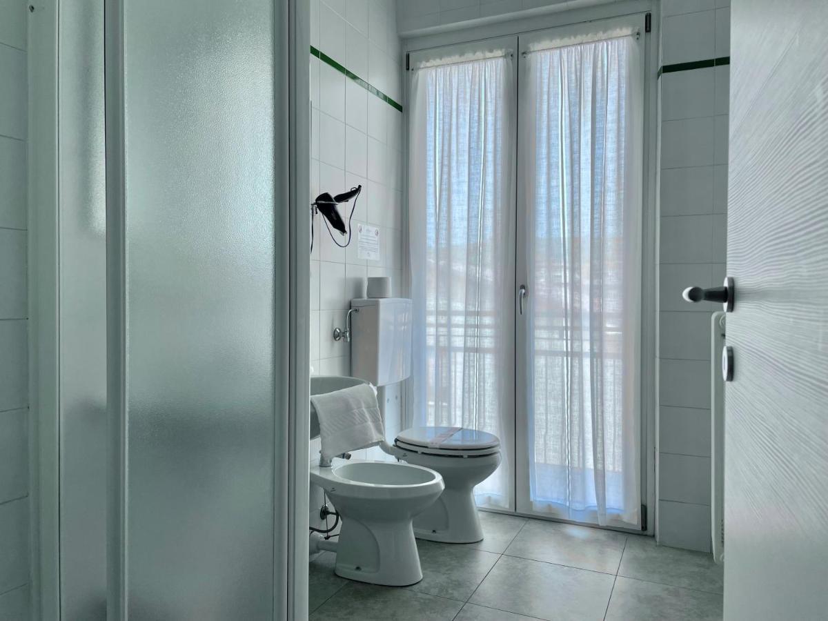 Standard One-Bedroom Apartment (4 Adults)